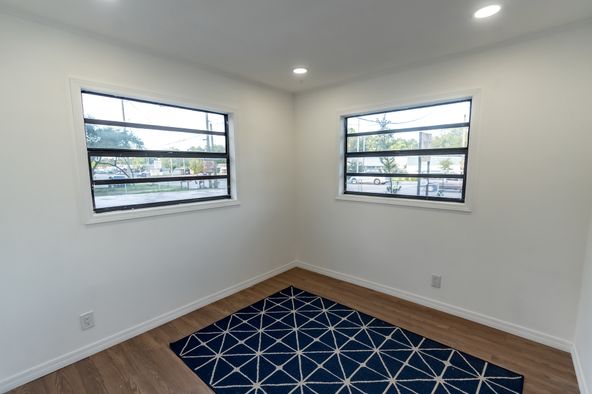 N. Florida Ave Warehouse or Automotive/Office/Showroom- 6,061 SF : 14041 N Florida Ave, Tampa, FL 33613